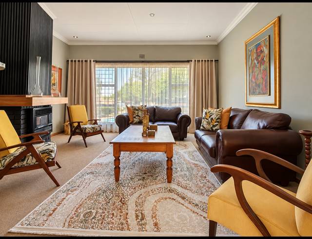4 BEDROOM HOUSE FOR SALE IN THREE RIVERS EAST